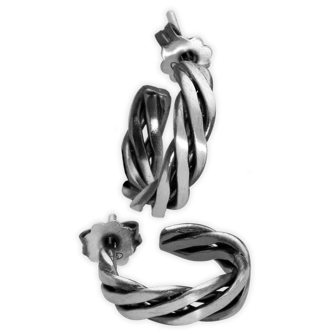 Náušnice kruhy huggie z krouceného drátu