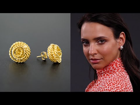 Stud earrings tangles