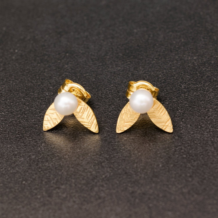 925 sterling silver leaf earrings stud with pearls | Emmanuela® jewelry